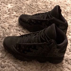 Cap and gown Jordan 13’s